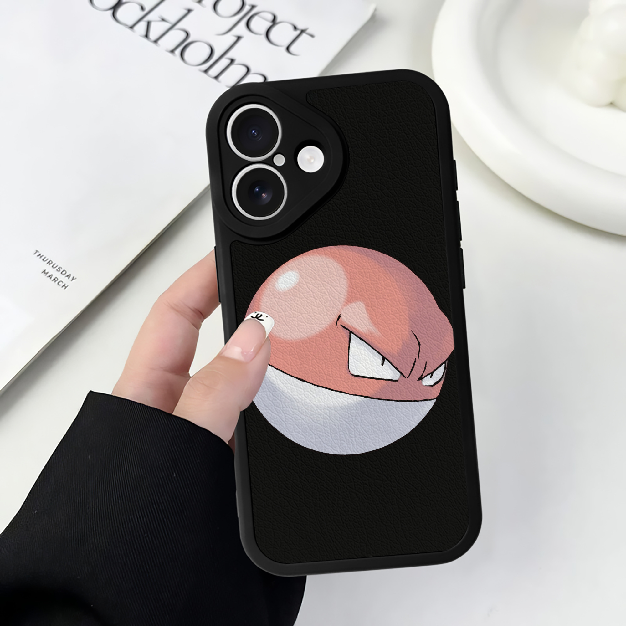 （画像用） ポケットモンスター Pokémon 【iPhone 16シリーズ対応】シリコンスマホケース（レザー調） 材質：シリコン